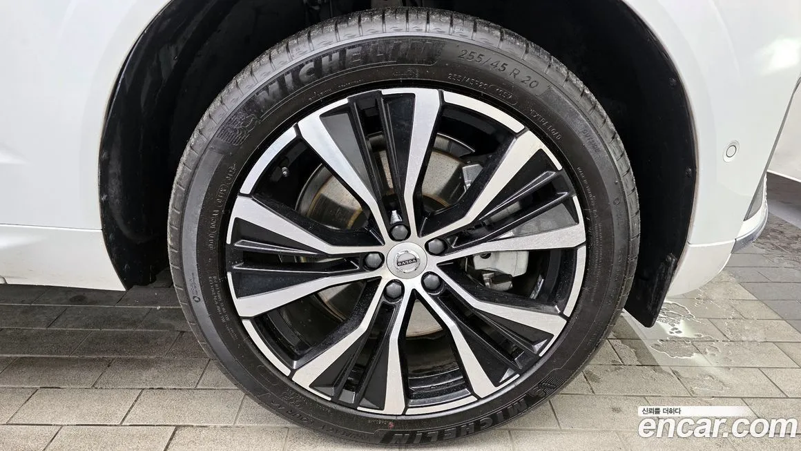Volvo XC60 2023 из KR, фото 9