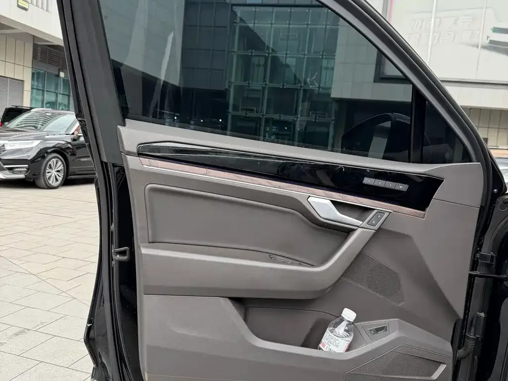Volkswagen Touareg 2021 из CN, фото 2