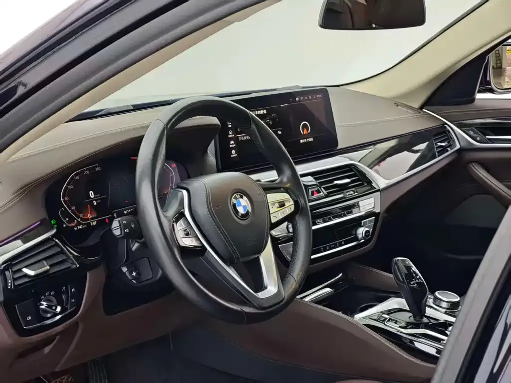 BMW 5 Series — фото 10