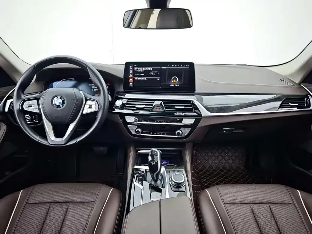 BMW 5 Series — фото 8