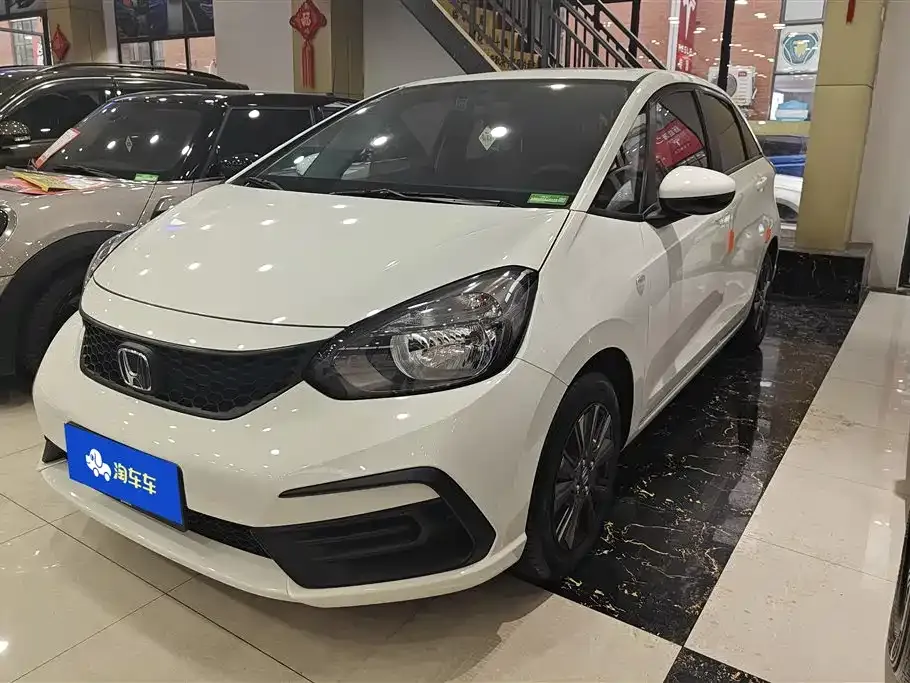 Honda Fit — фото 1