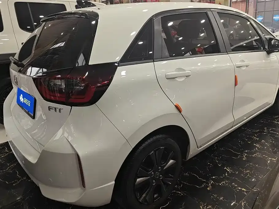 Honda Fit — фото 4