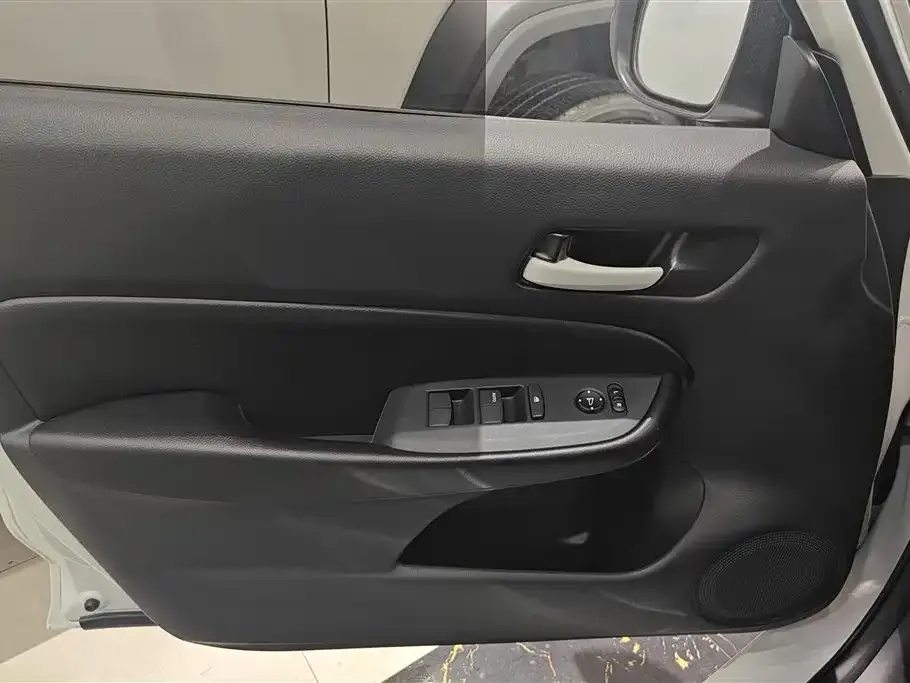 Honda Fit — фото 10