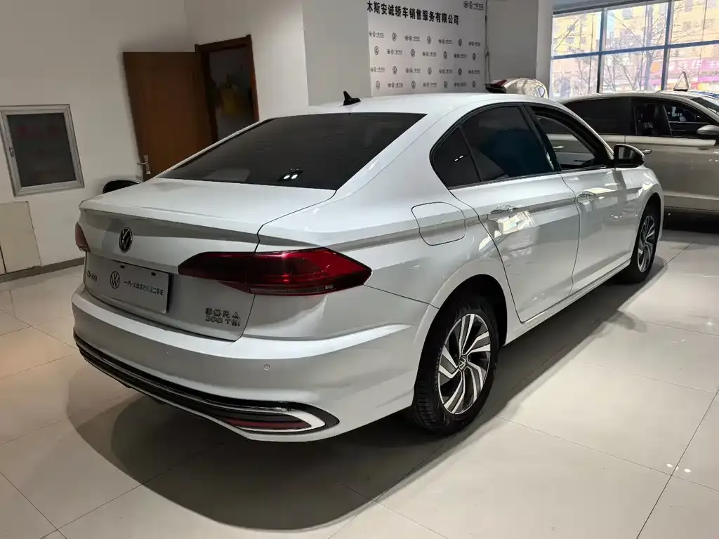 Volkswagen Bora 2023 из CN, фото 8