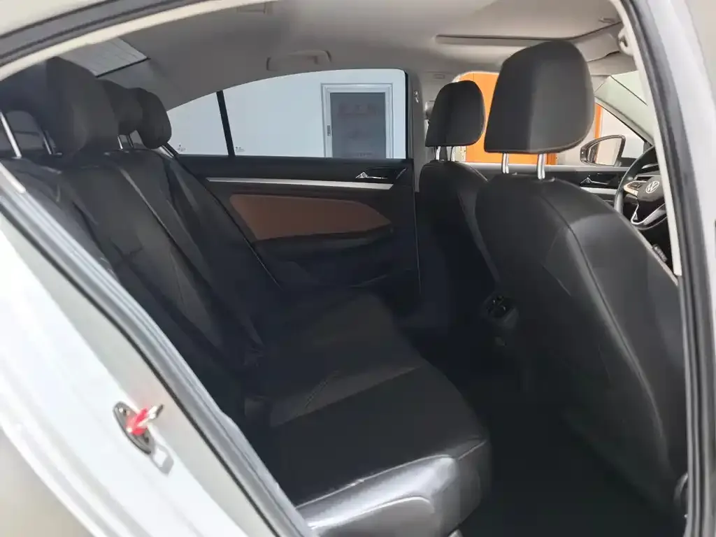 Volkswagen Bora 2023 из CN, фото 3