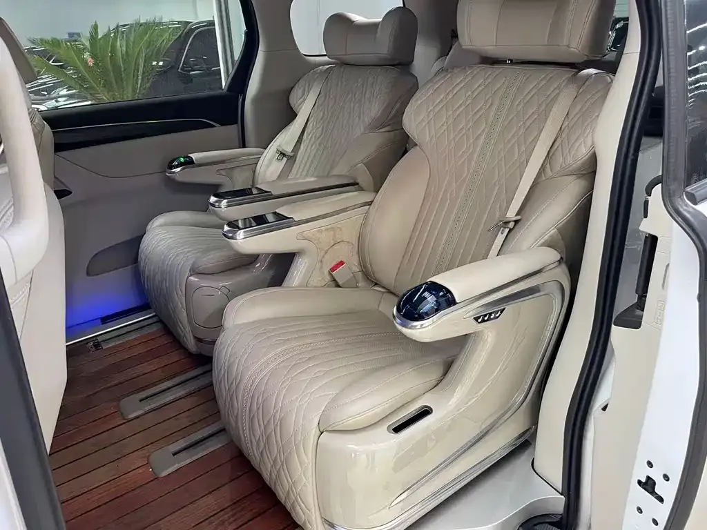 Buick GL8 2022 из CN, фото 2