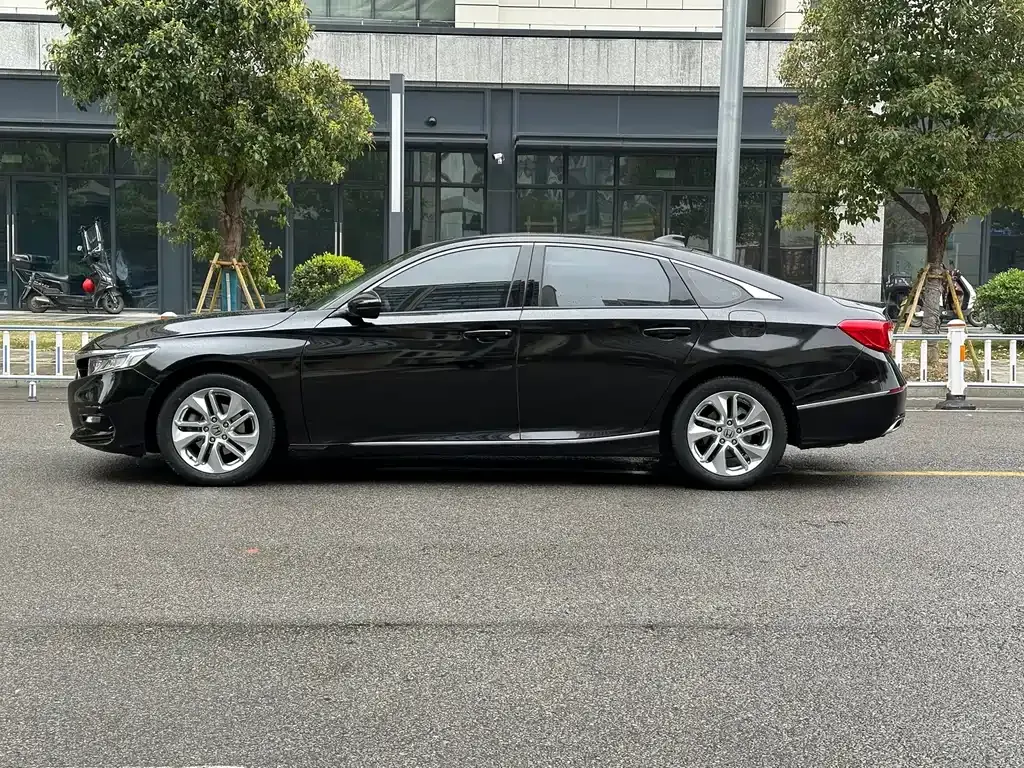 Honda Accord 2021 из CN, фото 8