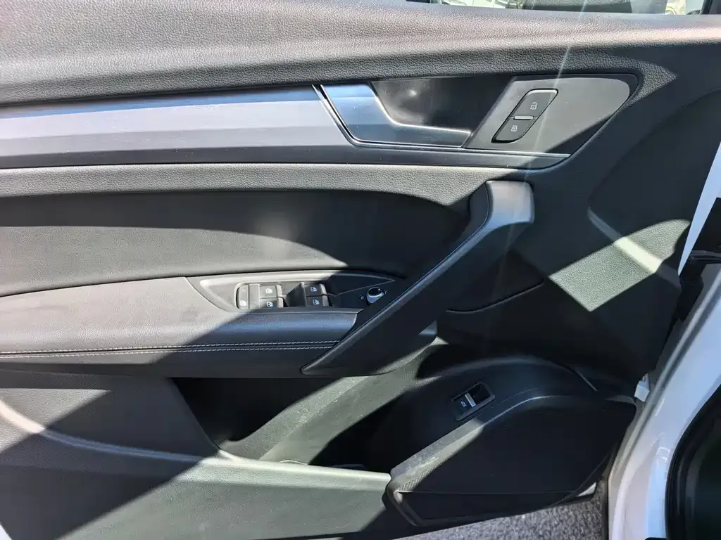 Audi Q5L Sportback 2023 из CN, фото 7