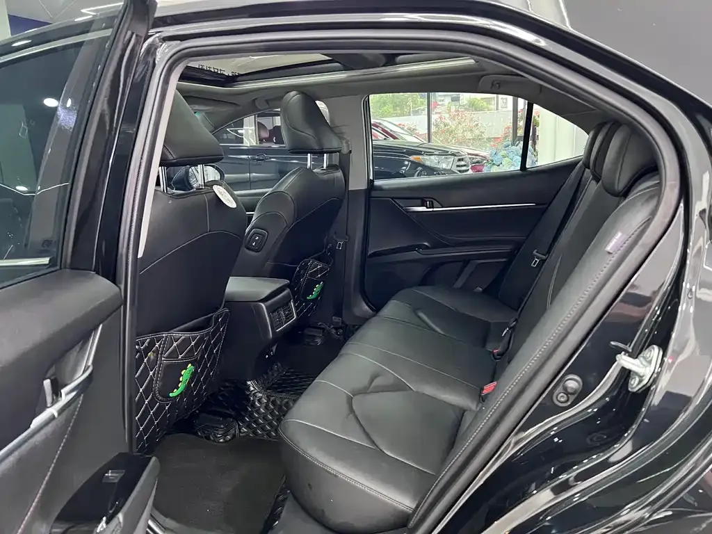 Toyota Camry 2023 из CN, фото 8