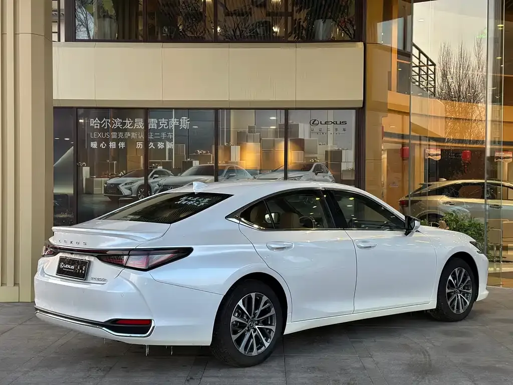 Lexus ES 2025 из CN, фото 8