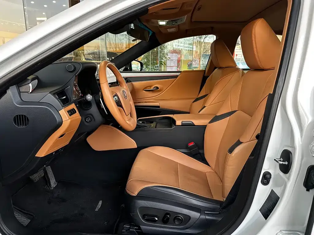 Lexus ES 2025 из CN, фото 9