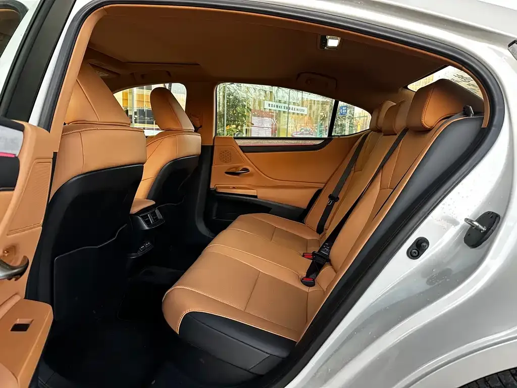 Lexus ES 2025 из CN, фото 7