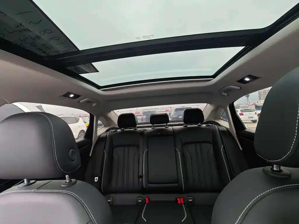 Volkswagen Passat 2022 из CN, фото 2