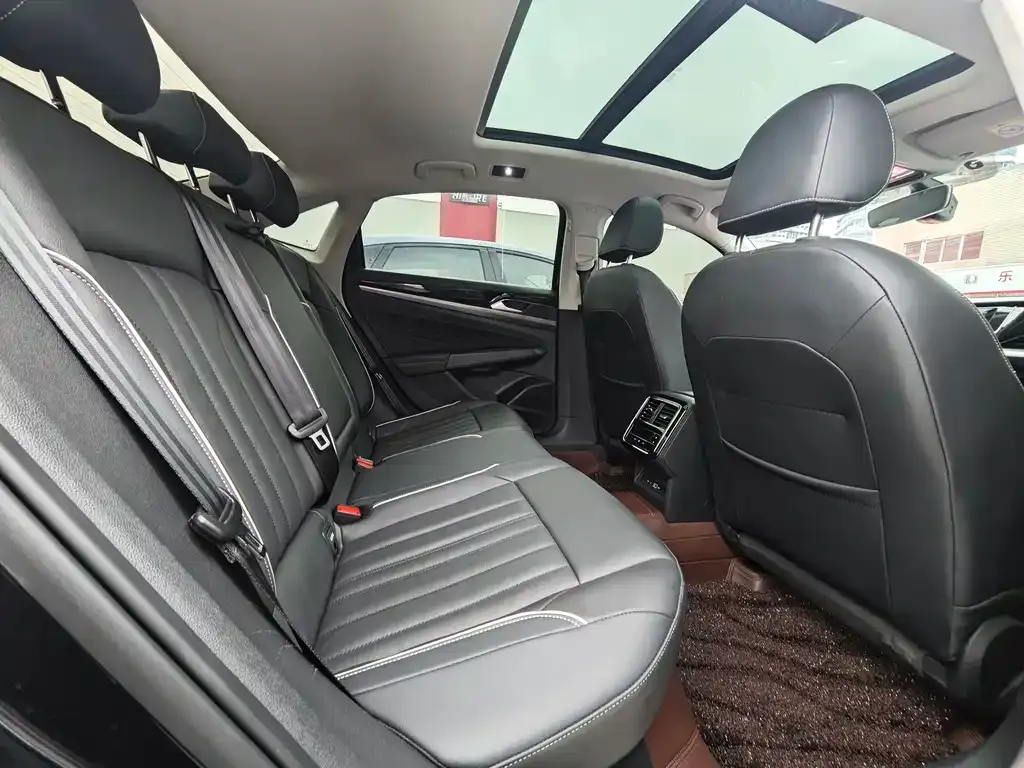 Volkswagen Passat 2022 из CN, фото 9