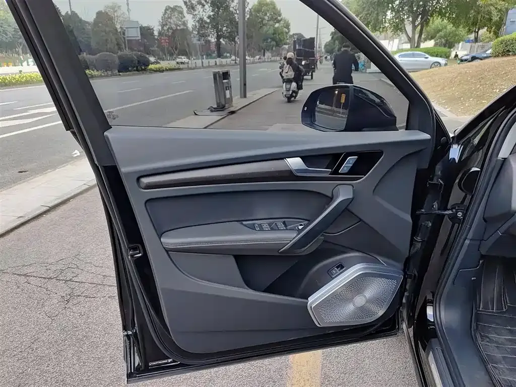 Audi Q5L 2024 из CN, фото 7