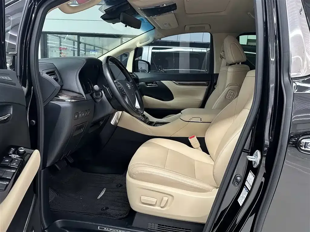 Toyota Alphard 2023 из CN, фото 10