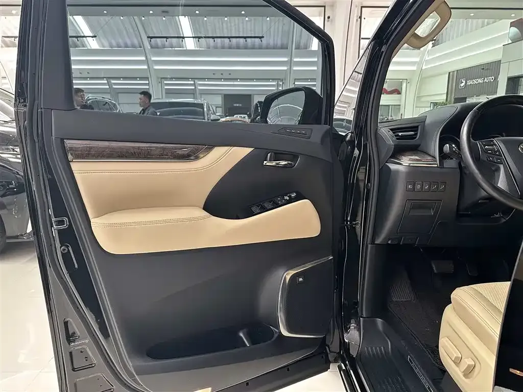 Toyota Alphard 2023 из CN, фото 4