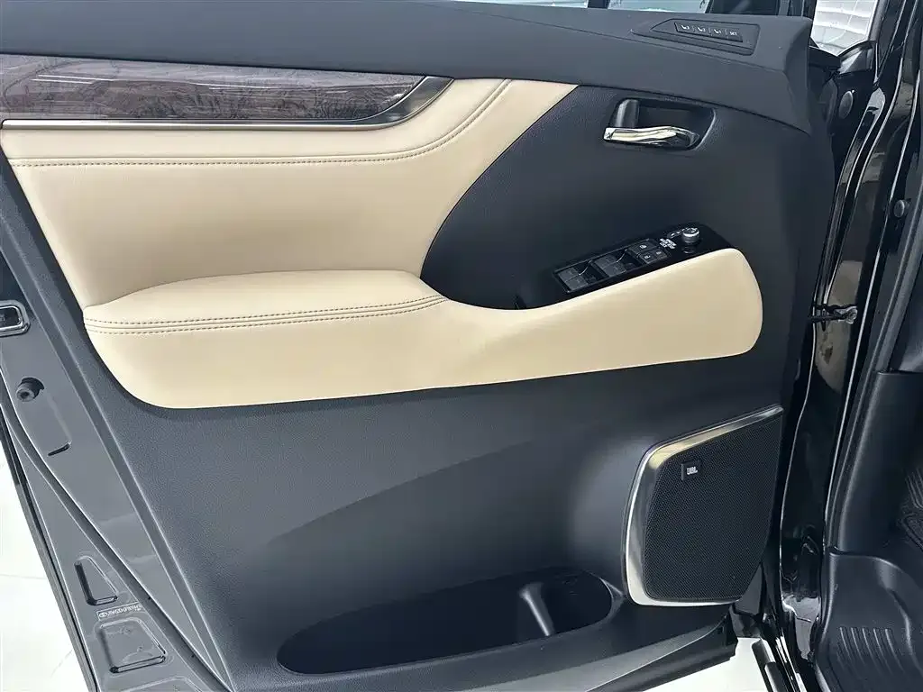 Toyota Alphard 2023 из CN, фото 3