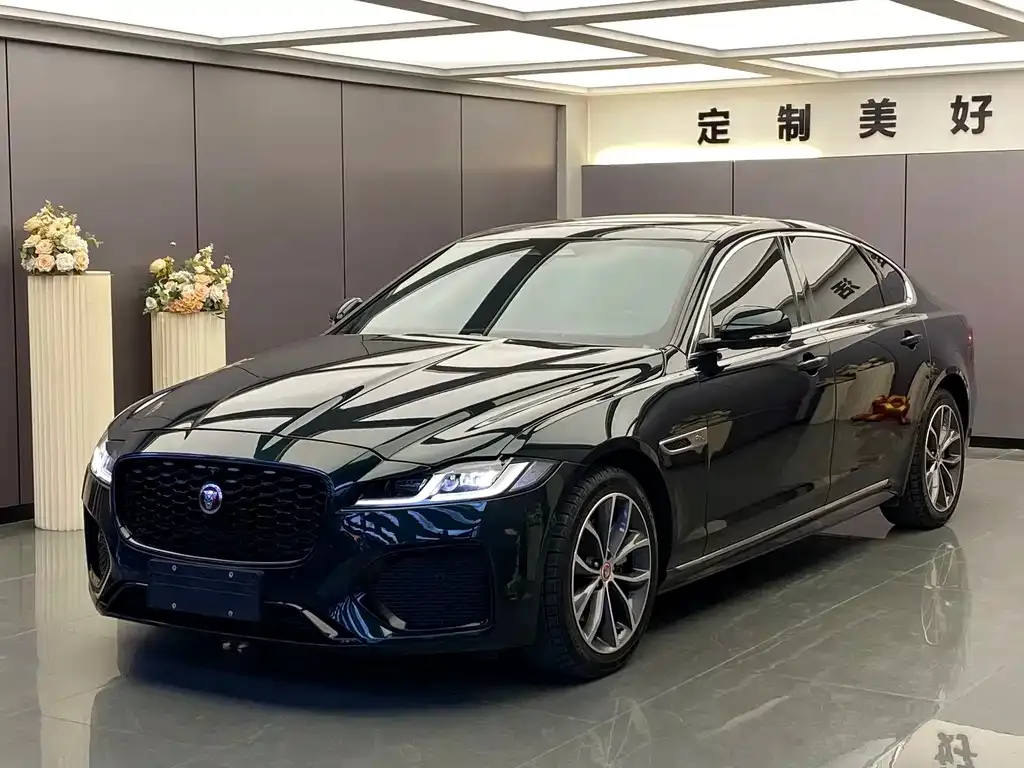 Jaguar XFL — фото 1