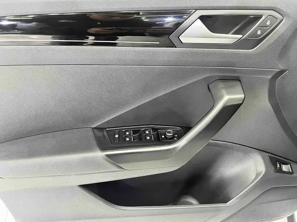 Volkswagen T-Roc 2022 из CN, фото 10