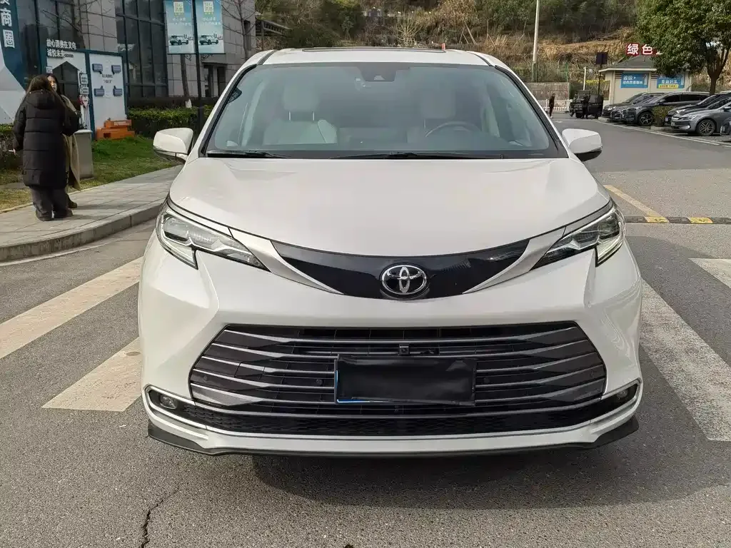 Toyota Sienna 2024 из CN, фото 9