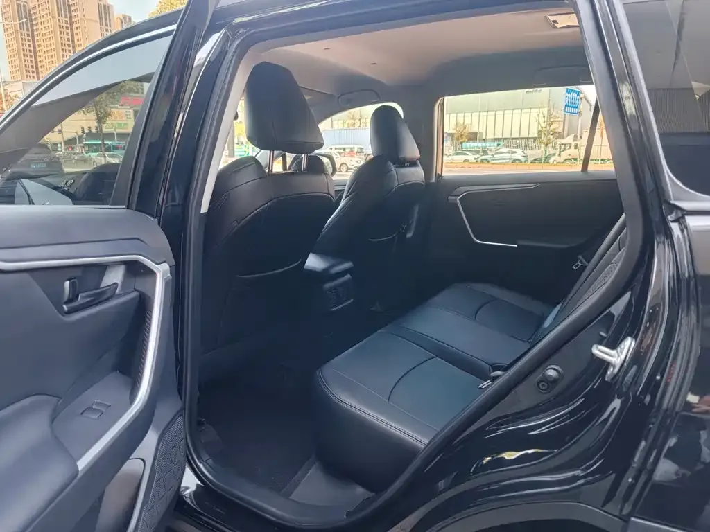 Toyota Wildlander 2022 из CN, фото 2