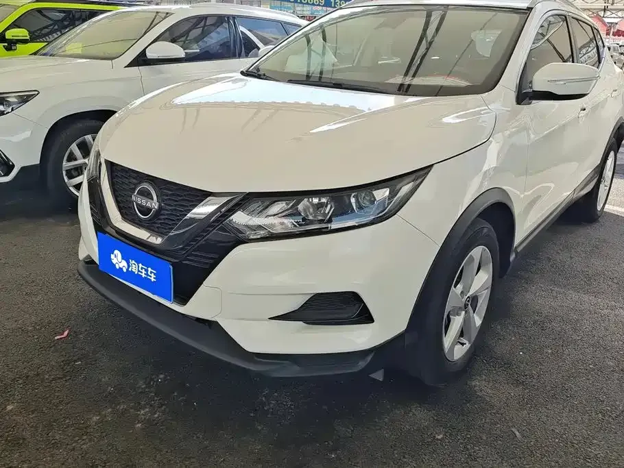 Nissan Qashqai — фото 1