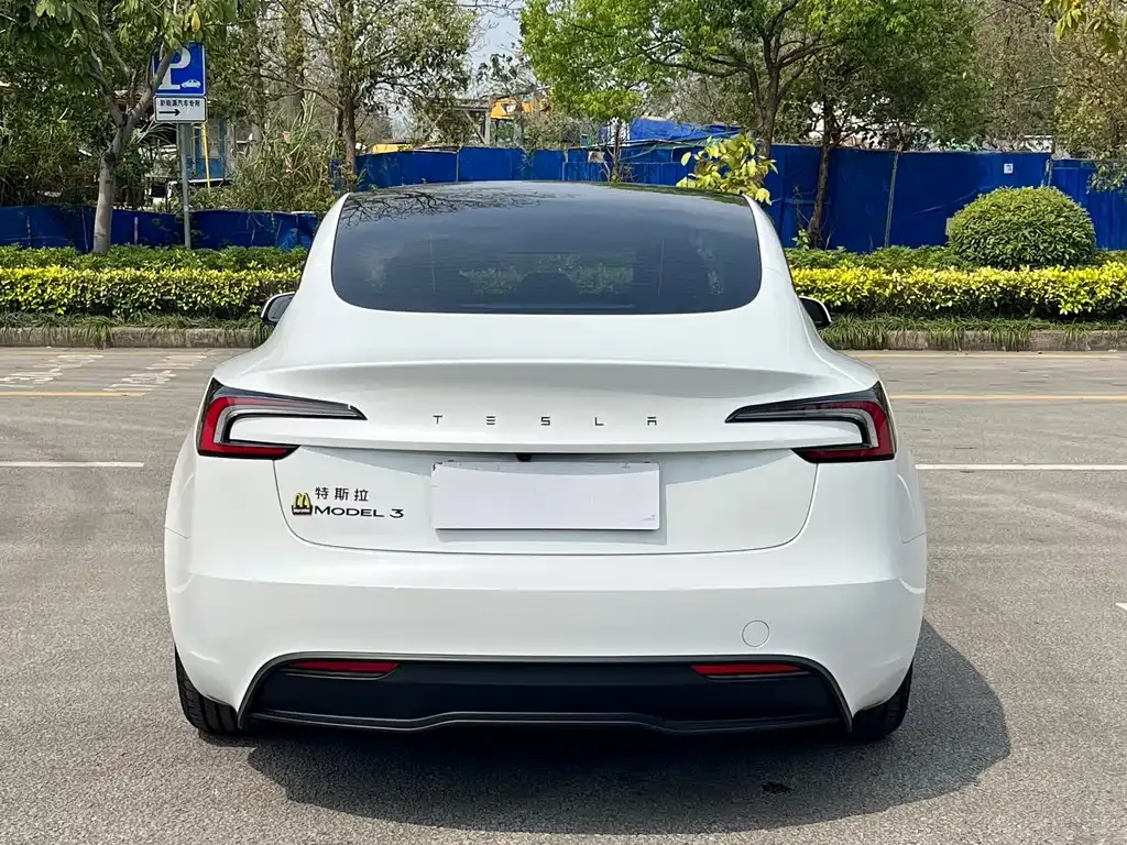 Tesla Model 3 — фото 6