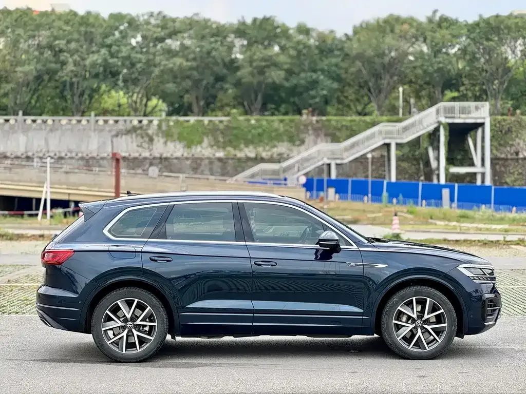 Volkswagen Touareg 2024 из CN, фото 9