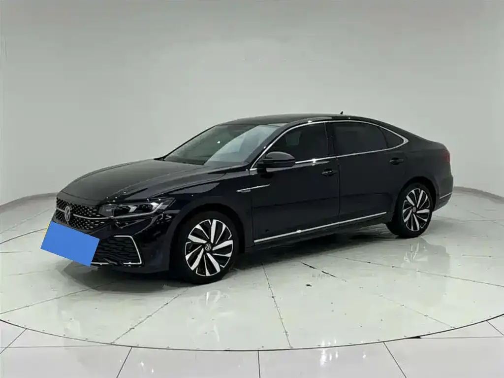 Volkswagen Passat — фото 1