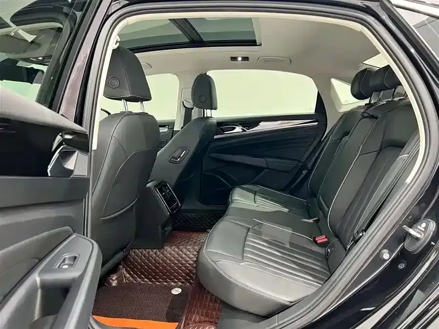 Volkswagen Passat — фото 8