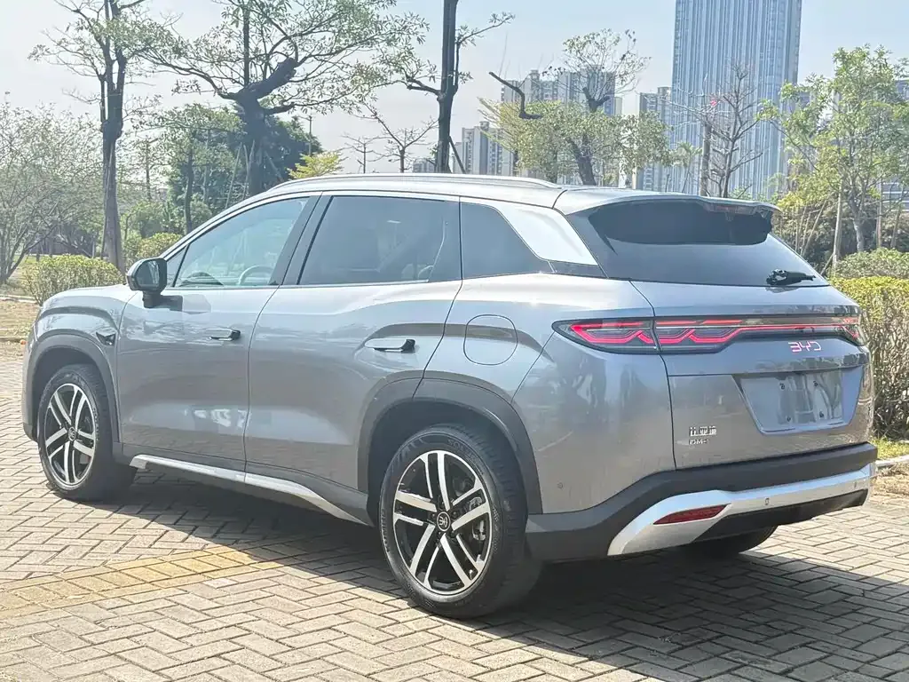 BYD L DM-i — фото 7