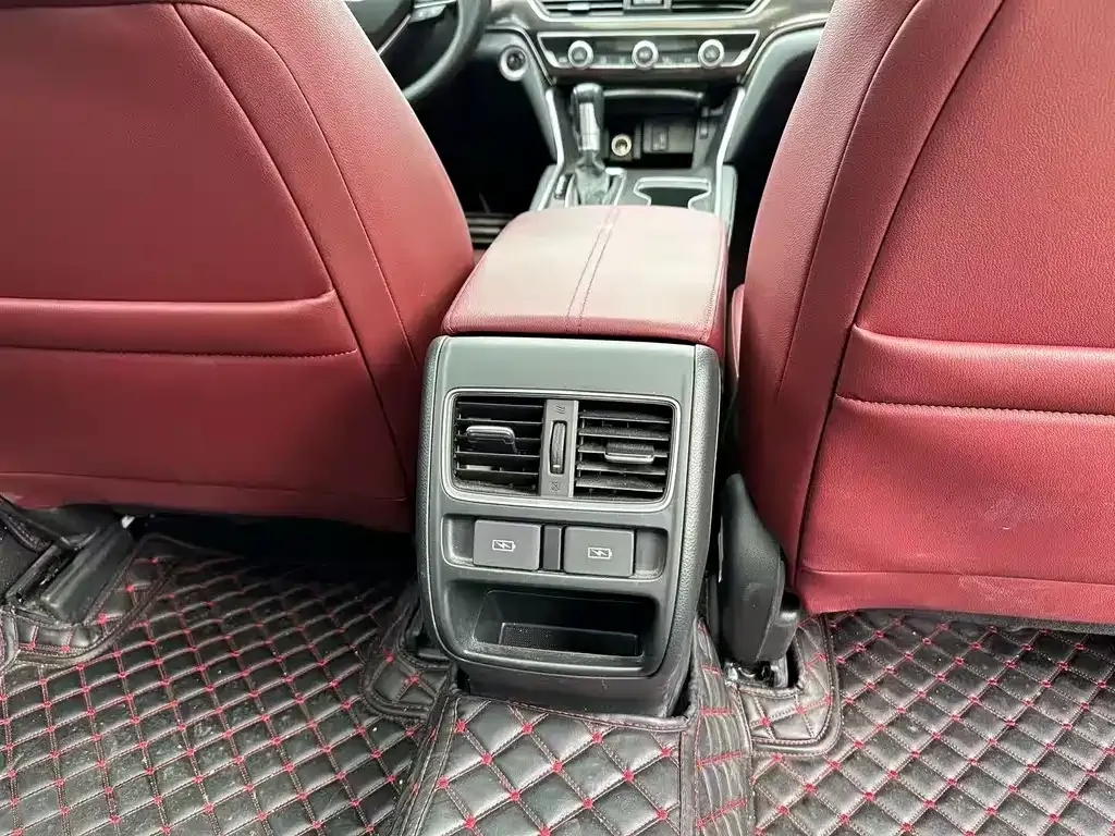 Honda Accord — фото 6