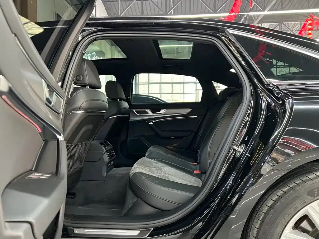 Audi A6L 2024 из CN, фото 5