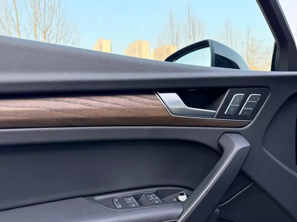 Audi Q5L 2024 из CN, фото 3