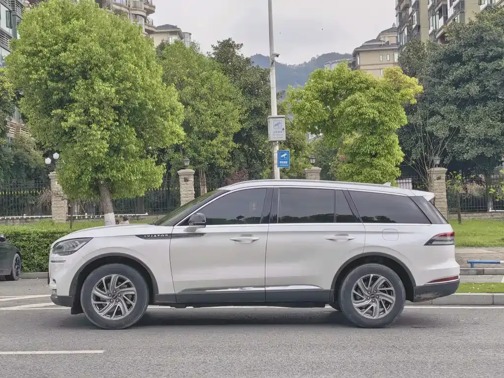Lincoln Aviator 2021 из CN, фото 10