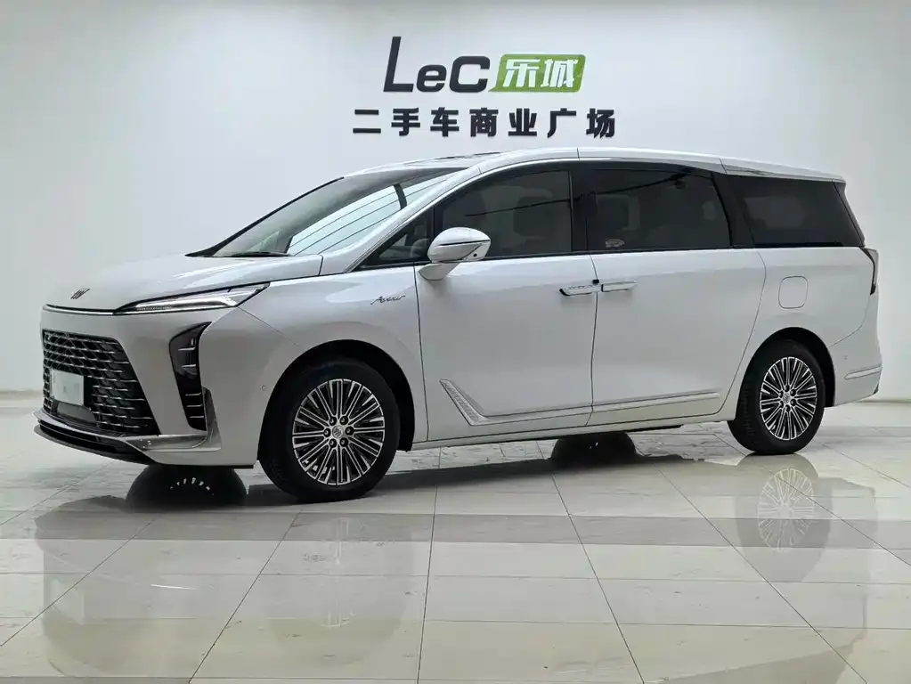Buick GL8 Hybrid — фото 1