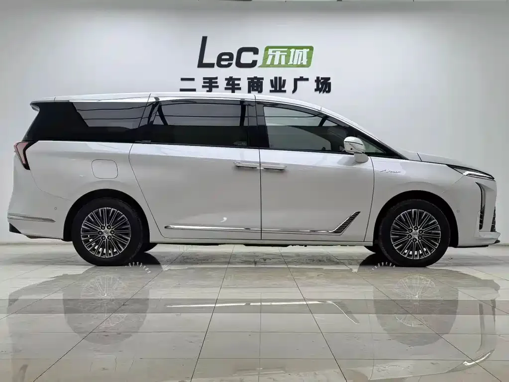 Buick GL8 Hybrid — фото 6