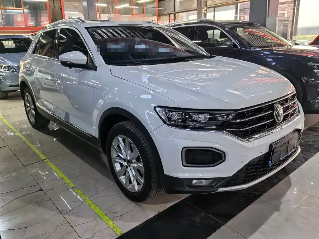 Volkswagen T-Roc — фото 6