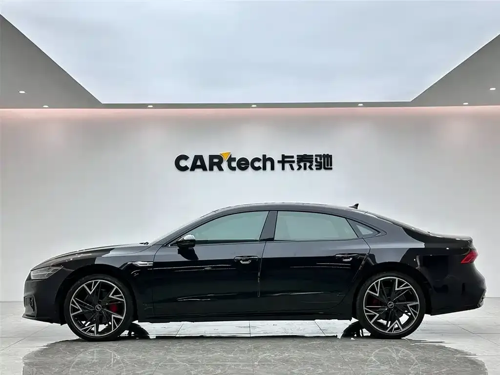 Audi A7L — фото 2