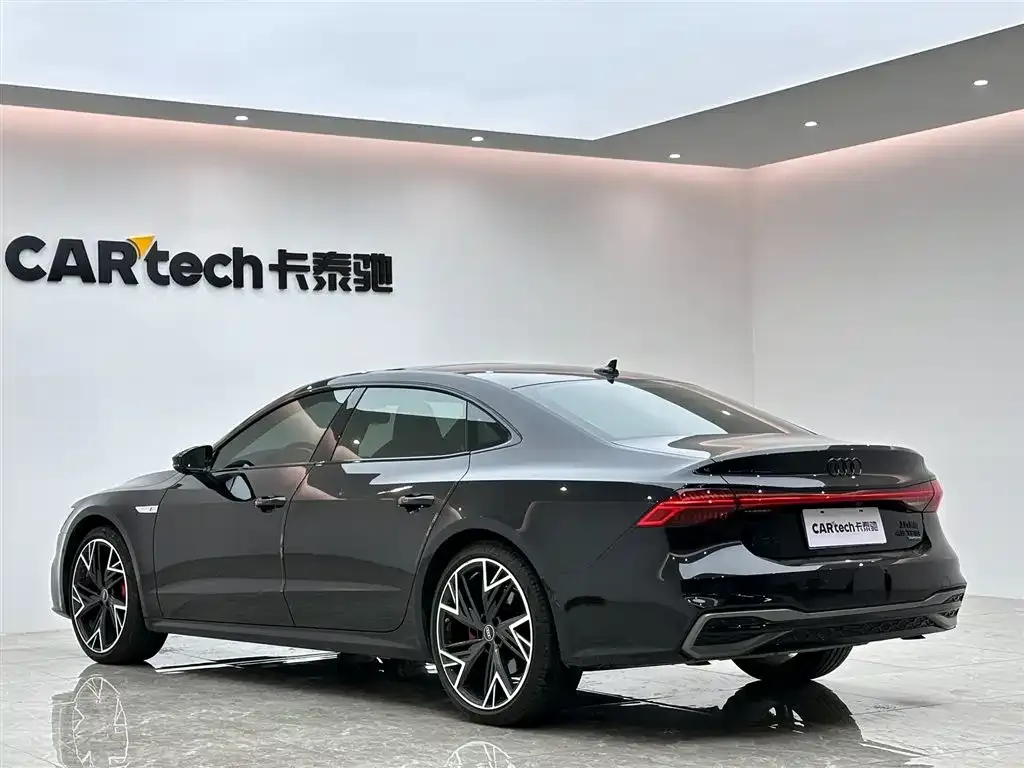 Audi A7L — фото 10