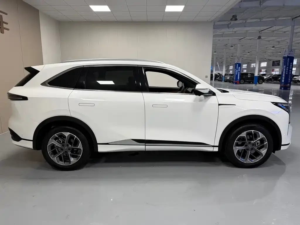 Changan CS75PLUS — фото 10