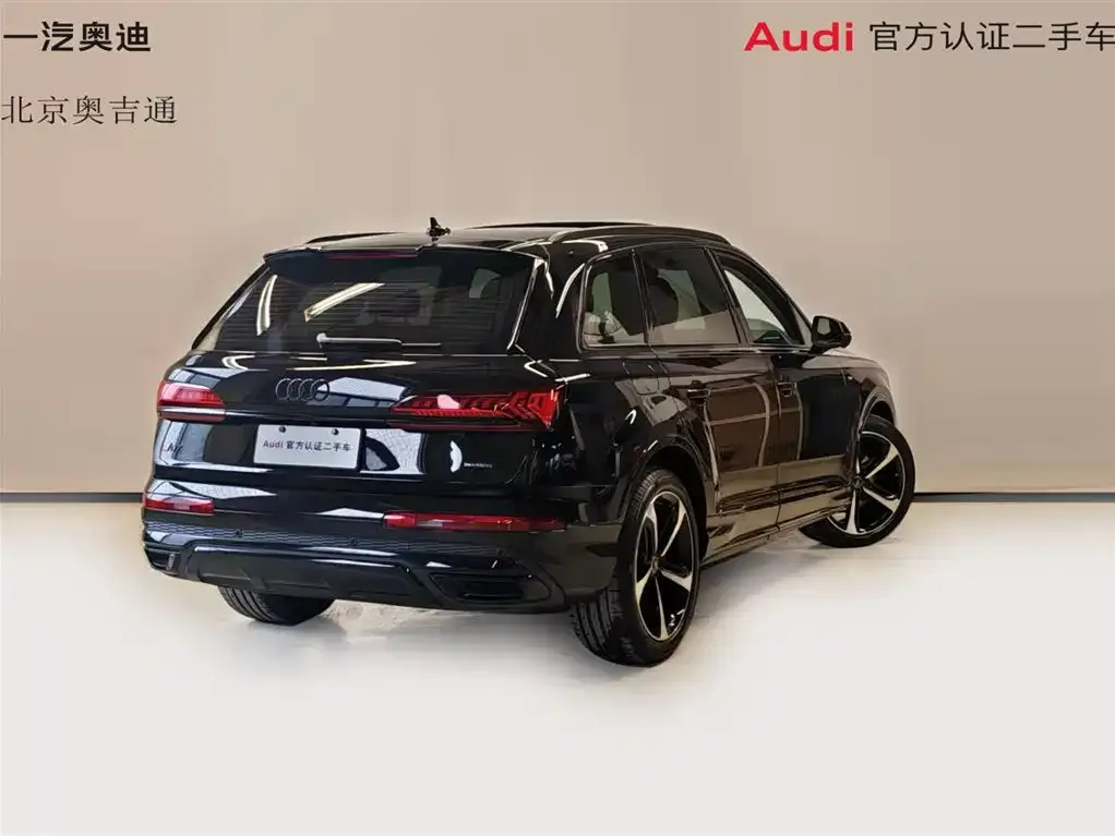 Audi Q7 2023 из CN, фото 5