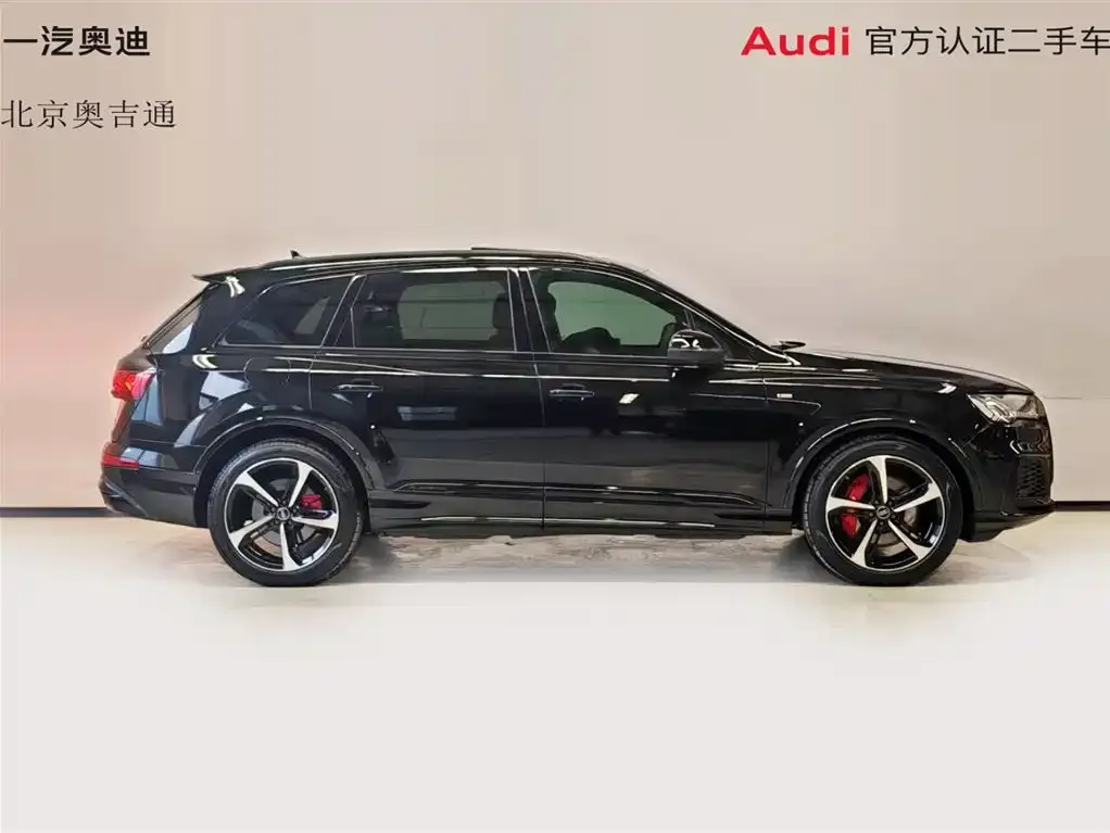 Audi Q7 2023 из CN, фото 4