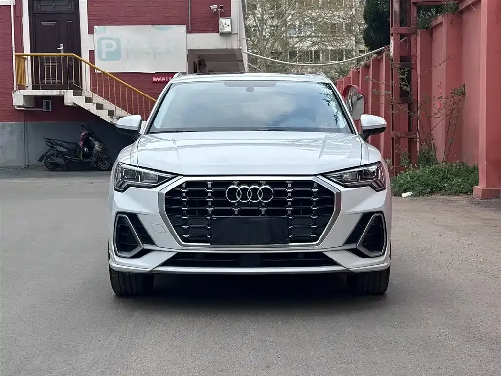 Audi Q3 — фото 10