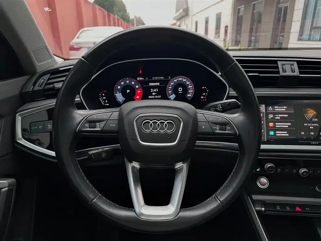 Audi Q3 — фото 2