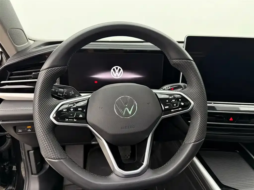 Volkswagen Passat — фото 7