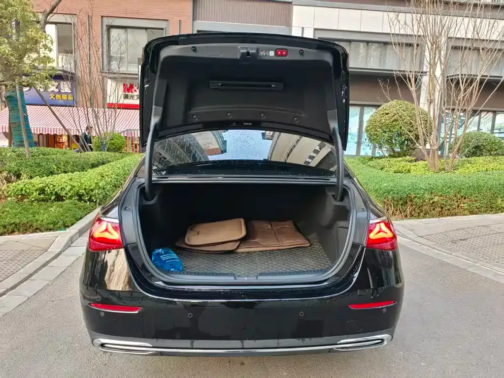 Mercedes-Benz E-Class 2025 из CN, фото 10