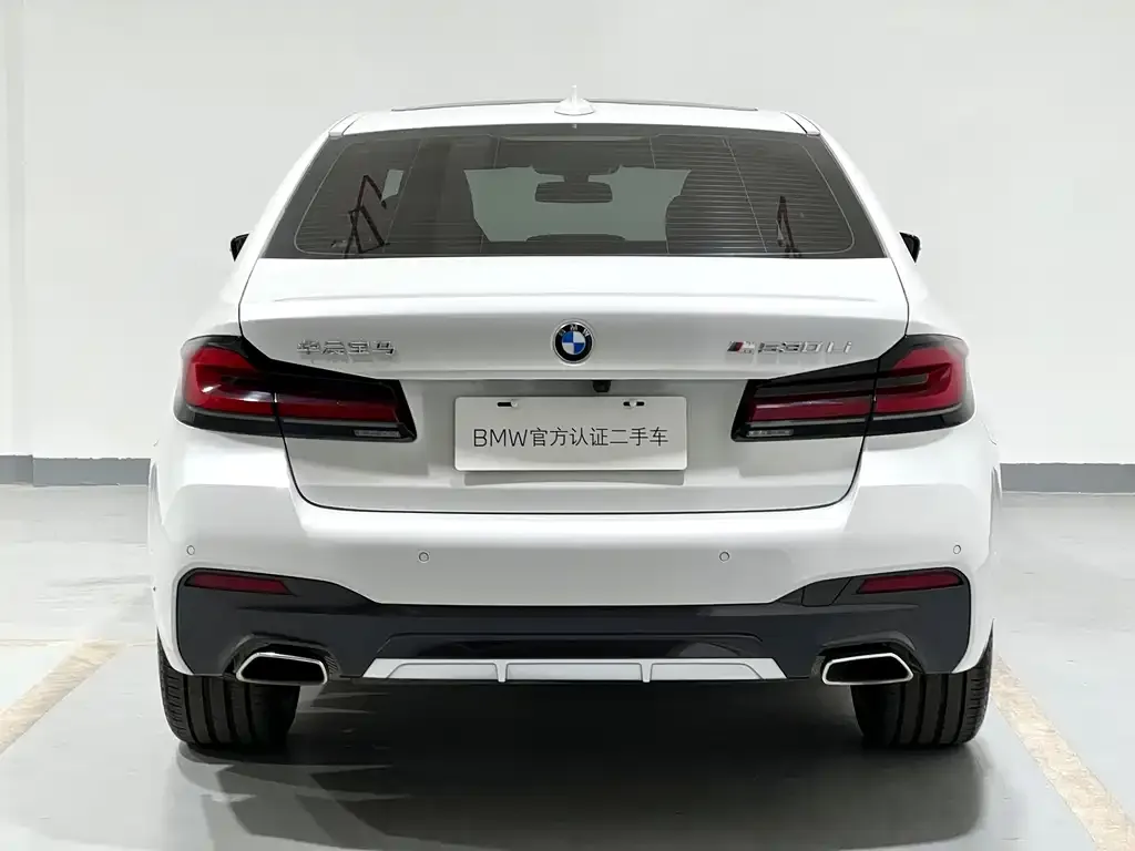 BMW 5 Series — фото 4