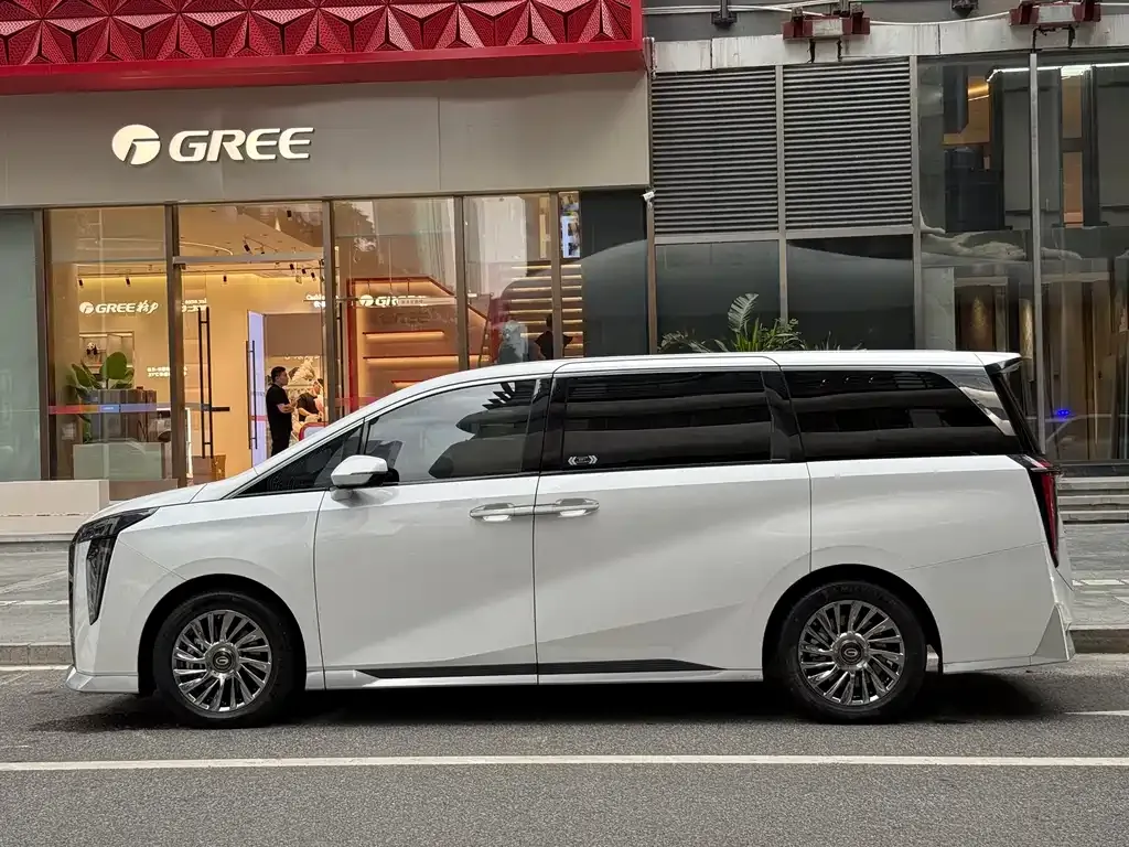 GAC Motor Trumpchi M8 — фото 9